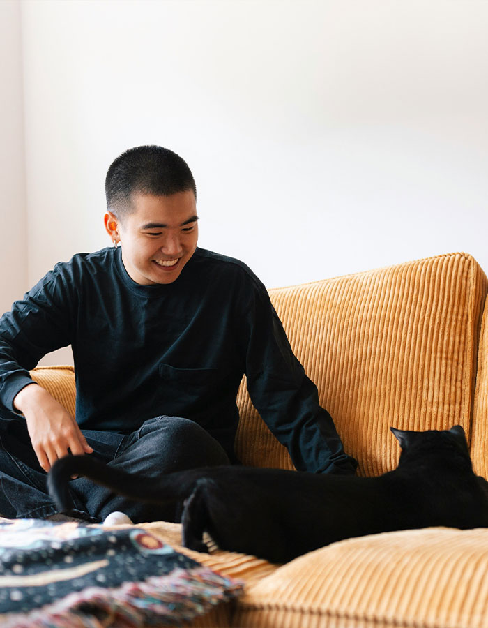 Man Passes Away After Being Scratched By His "Kind And Harmless" Cat Man Passes Away After Being Scratched By His "Kind And Harmless" Cat