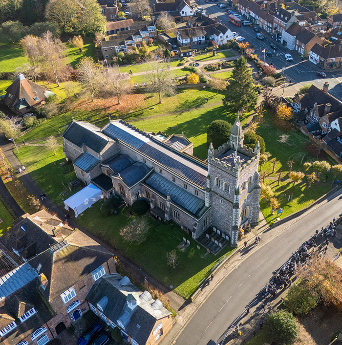 "Nobody Should Have To Bury Their Child": Fans Are Emotional Over Liam Payne's Funeral Photos "Nobody Should Have To Bury Their Child": Fans Are Emotional Over Liam Payne's Funeral Photos