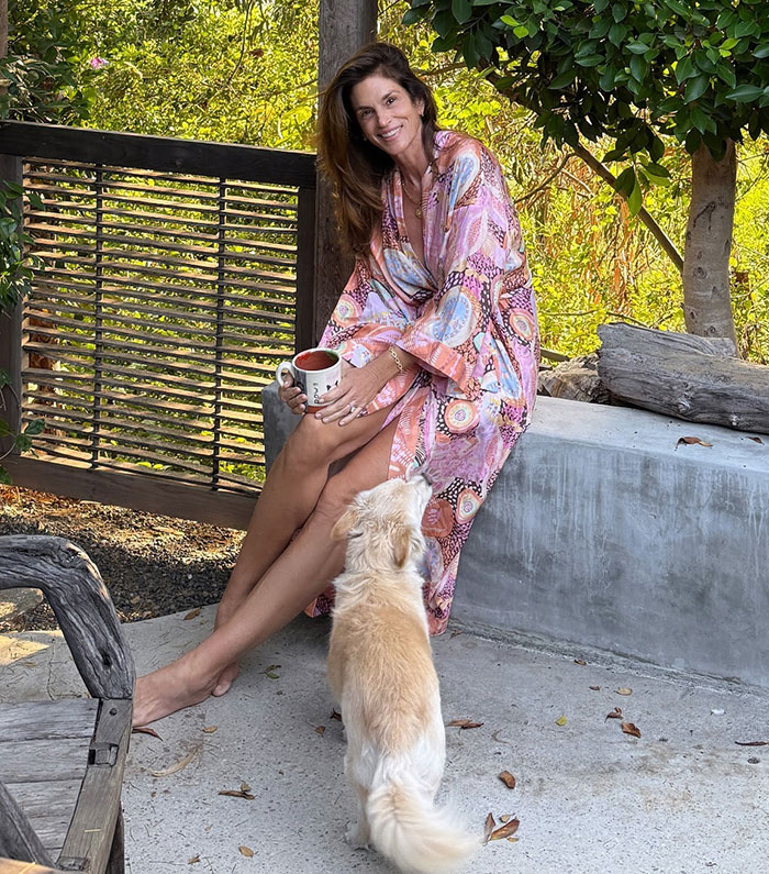 "58 And Still Looks Fantastic": Cindy Crawford Embraces Natural Look As She Poses In Bed "58 And Still Looks Fantastic": Cindy Crawford Embraces Natural Look As She Poses In Bed