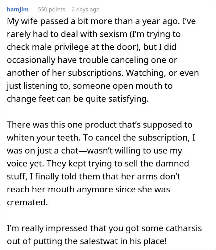 Woman Brings Out Her Husband's Ashes And Bursts Into Tears After Rude Guy's Demands Woman Brings Out Her Husband's Ashes And Bursts Into Tears After Rude Guy's Demands