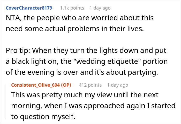 “Incredibly Embarrassed”: Woman’s Dress Changes Color At The Wedding, Is Told To Get Out “Incredibly Embarrassed”: Woman’s Dress Changes Color At The Wedding, Is Told To Get Out