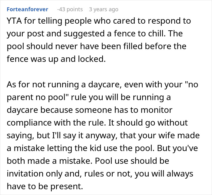 Text critique about unsupervised kids in a pool, emphasizing safety and the responsibility of monitoring compliance. Text critique about unsupervised kids in a pool, emphasizing safety and the responsibility of monitoring compliance.