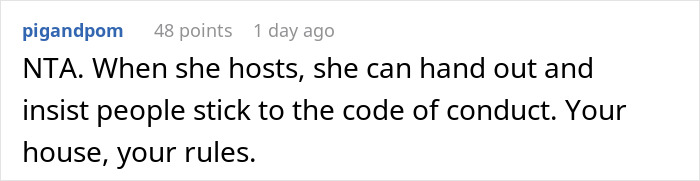 Screenshot of a comment discussing Thanksgiving hosting rules and etiquette. Screenshot of a comment discussing Thanksgiving hosting rules and etiquette.