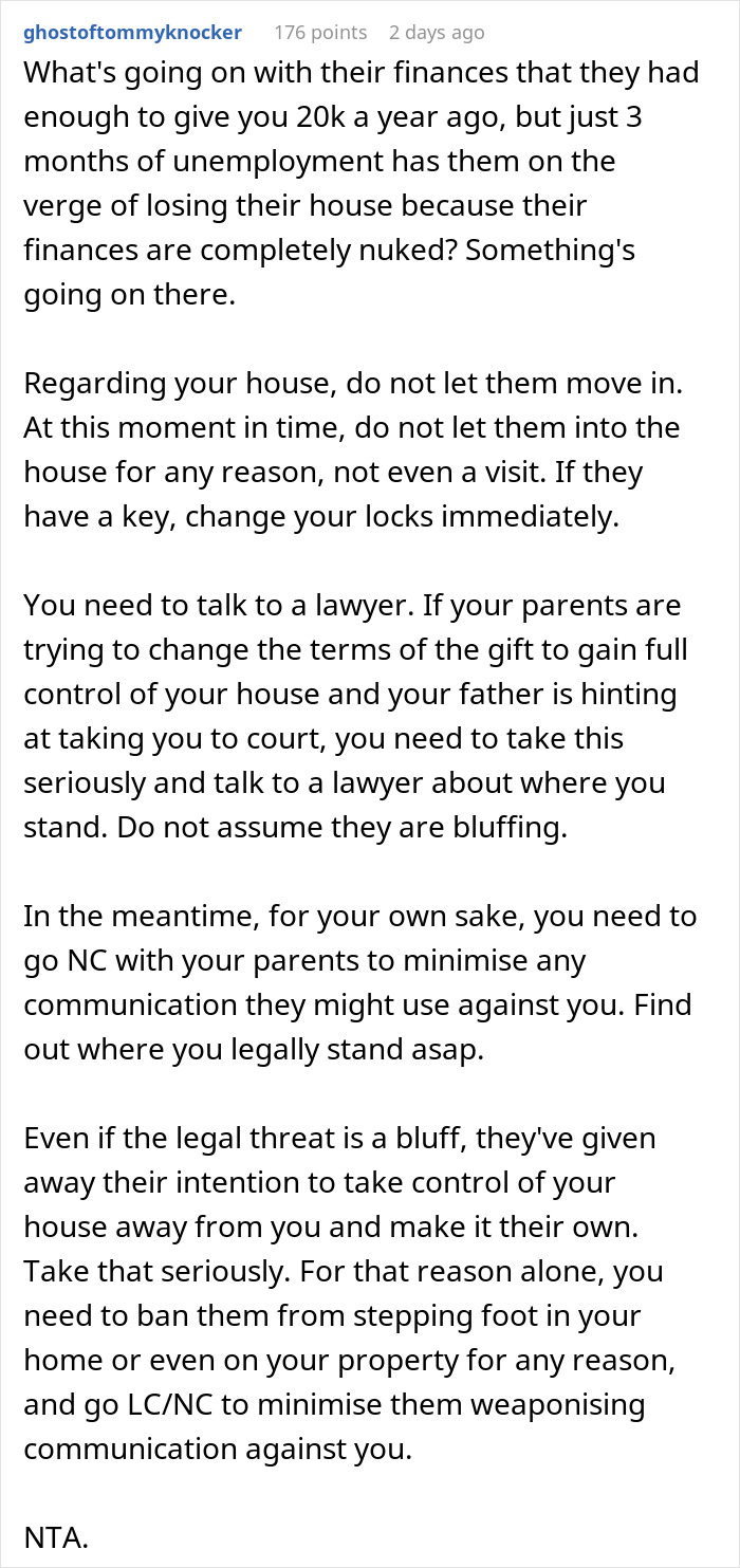 Son Refuses To Let Parents Move In, They're Furious: "Family Should Support Each Other" Son Refuses To Let Parents Move In, They're Furious: "Family Should Support Each Other"