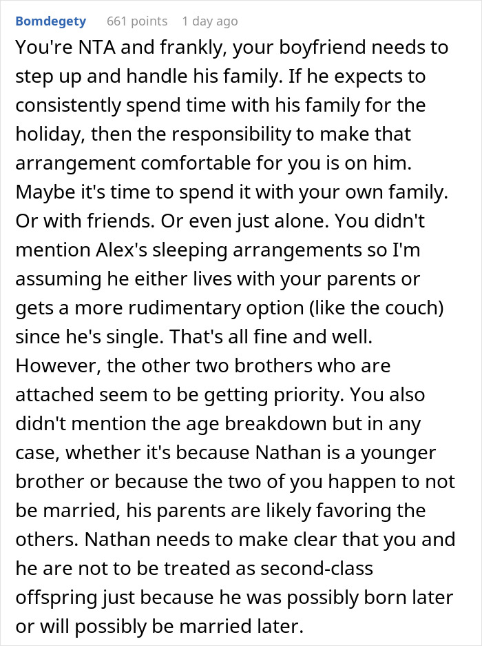 Comment on Reddit discussing air mattress issue during family holidays. Comment on Reddit discussing air mattress issue during family holidays.