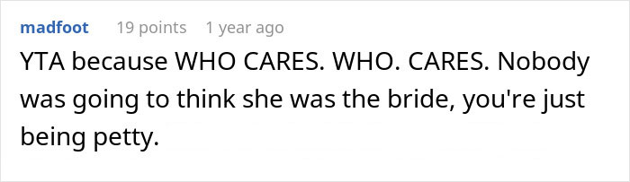 “My Niece Was Ugly”: Teen Wears White To Aunt’s Wedding, Ends Up Photoshopped In The Pictures “My Niece Was Ugly”: Teen Wears White To Aunt’s Wedding, Ends Up Photoshopped In The Pictures