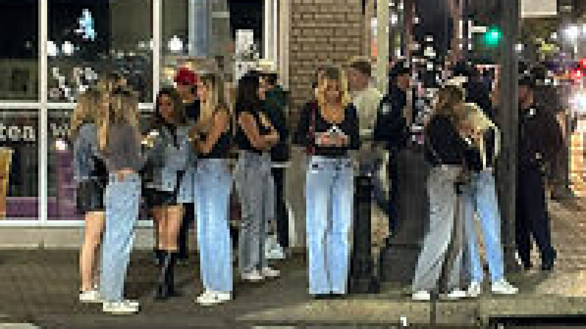 “Zero Forms Of Etiquette Exist”: Viral Photo Of Gen Z Women Sparks Heated Fashion Debate