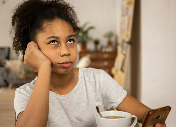 16YO’s Grumpy Reactions To Family Activities Backfire As She Gets Excluded From A Disney World Trip 16YO’s Grumpy Reactions To Family Activities Backfire As She Gets Excluded From A Disney World Trip