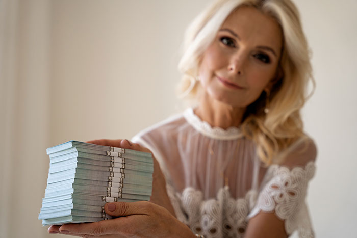 Mom Wants To Force Neighbor to Give Her Cat For Kid's B-Day Party Six Ways To Sunday, Drama Ensues Mom Wants To Force Neighbor to Give Her Cat For Kid's B-Day Party Six Ways To Sunday, Drama Ensues