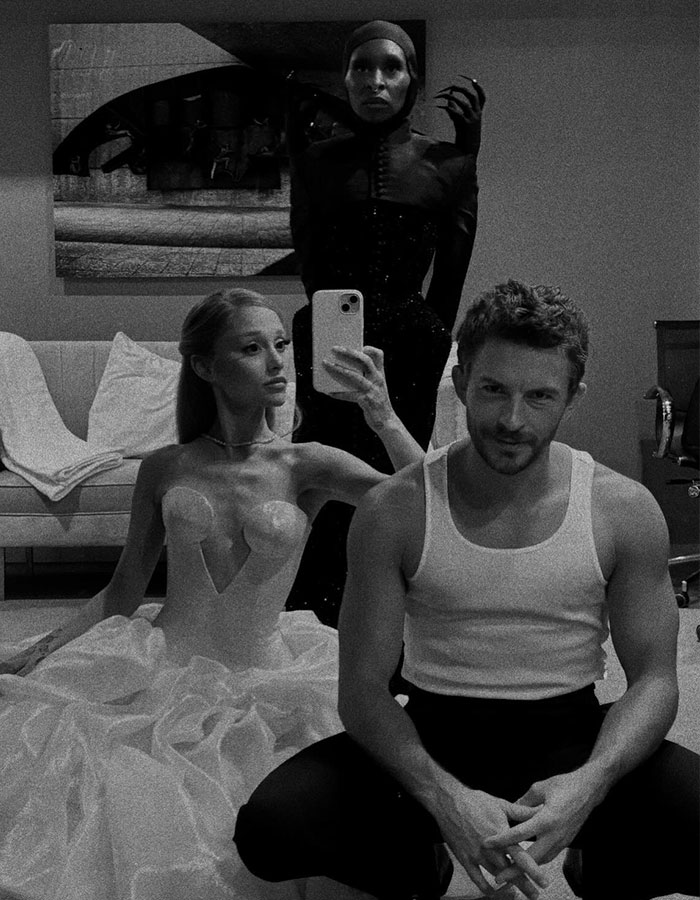 Ariana Grande Sparks New Health Concerns After Appearance At London Premiere Of ‘Wicked’ Ariana Grande Sparks New Health Concerns After Appearance At London Premiere Of ‘Wicked’