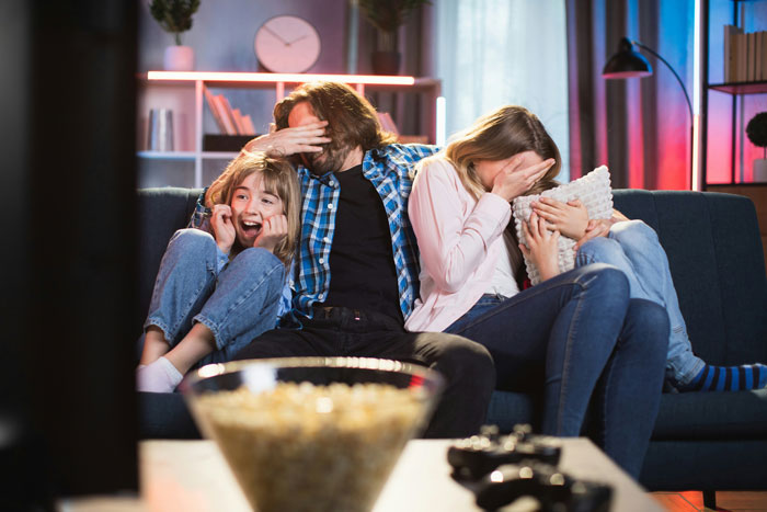 "How Can Humans Be So Awful?": True Crime Mania Has Dark Consequences For Gen Z, Experts Reveal "How Can Humans Be So Awful?": True Crime Mania Has Dark Consequences For Gen Z, Experts Reveal