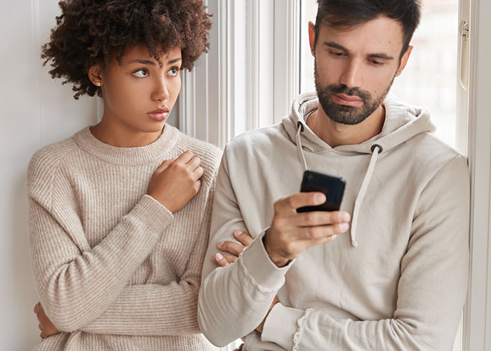 Person Confused Why GF Is So Upset He Took In His 11YO Sister, Kicks Her Out To Avoid More Drama Person Confused Why GF Is So Upset He Took In His 11YO Sister, Kicks Her Out To Avoid More Drama