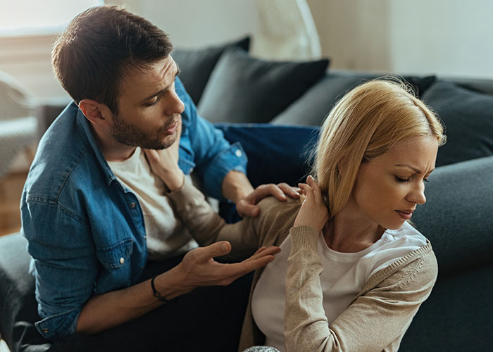 Person Confused Why GF Is So Upset He Took In His 11YO Sister, Kicks Her Out To Avoid More Drama Person Confused Why GF Is So Upset He Took In His 11YO Sister, Kicks Her Out To Avoid More Drama