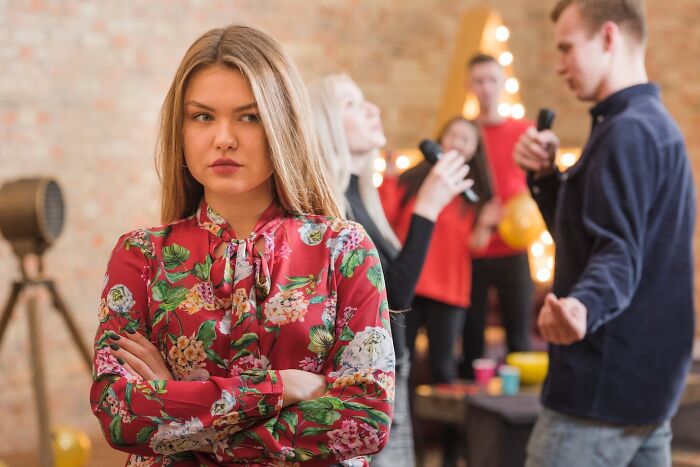 Wife’s Had It Up To Here With Childish Hubby Treating Her Like A Servant, Ruining Fam Celebrations Wife’s Had It Up To Here With Childish Hubby Treating Her Like A Servant, Ruining Fam Celebrations