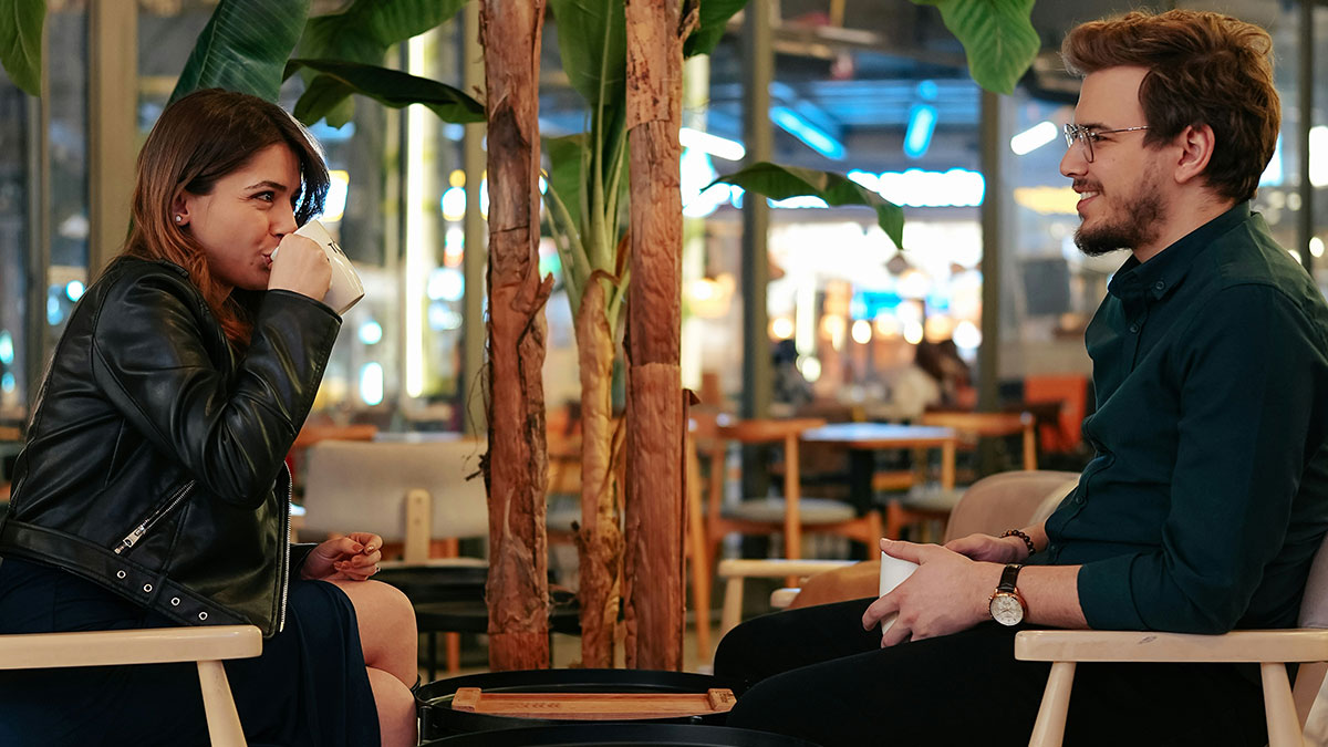 Woman Runs Away From Date Only 20 Minutes In: “This Is My Mom”