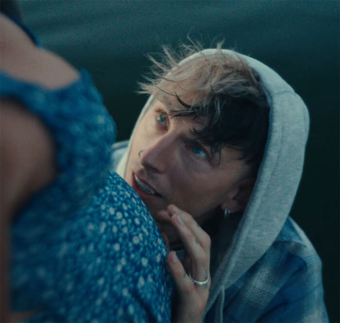 Megan Fox Surprises Fans With Pregnancy Announcement, Shares Stunning Baby Bump Photo Megan Fox Surprises Fans With Pregnancy Announcement, Shares Stunning Baby Bump Photo