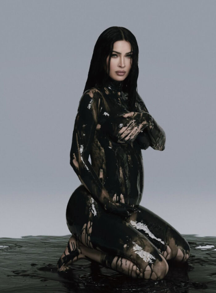 Megan Fox Surprises Fans With Pregnancy Announcement, Shares Stunning Baby Bump Photo Megan Fox Surprises Fans With Pregnancy Announcement, Shares Stunning Baby Bump Photo