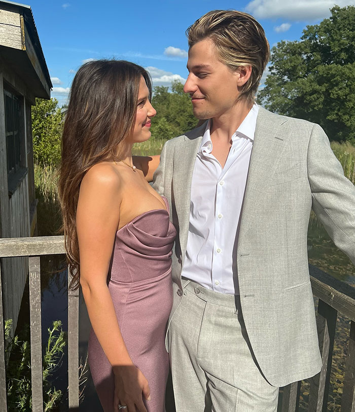 “That’s Not Okay!”: Millie Bobby Brown Fans Divided Over Her Dog’s “Diabolical” New Haircut “That’s Not Okay!”: Millie Bobby Brown Fans Divided Over Her Dog’s “Diabolical” New Haircut