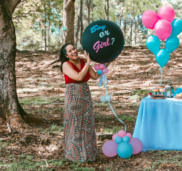 Heartbreaking For The Kids: Couple's Gender Reveal Goes Viral For All The Wrong Reasons Heartbreaking For The Kids: Couple's Gender Reveal Goes Viral For All The Wrong Reasons
