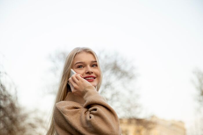 Impulsive 29YO Doesn’t Understand Reality, Moves To Australia With No Plan, Job, Or House Impulsive 29YO Doesn’t Understand Reality, Moves To Australia With No Plan, Job, Or House