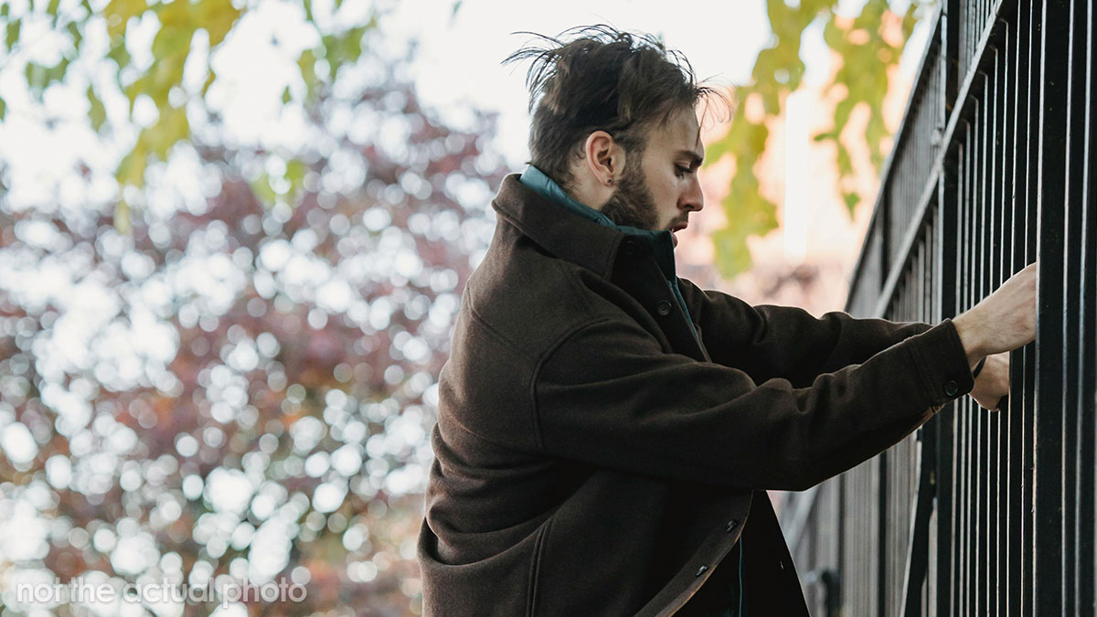 Fence-Hopping Neighbors Treat Private Yard As Public Shortcut, Homeowner Plans To Strike Back