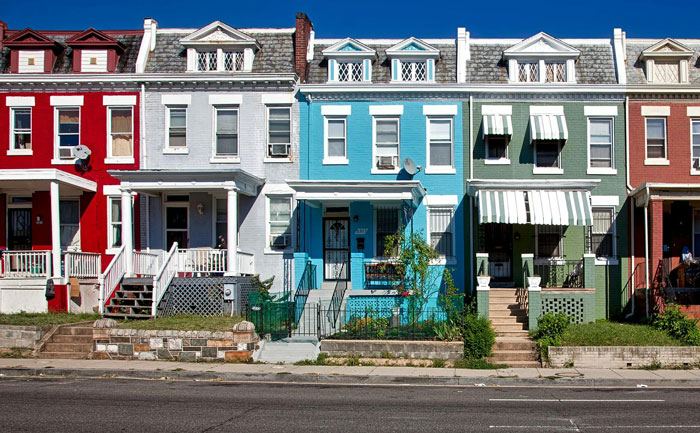 Woman Complains About Neighbor Asking To Use Her Shower, Internet Isn’t Sympathetic Woman Complains About Neighbor Asking To Use Her Shower, Internet Isn’t Sympathetic