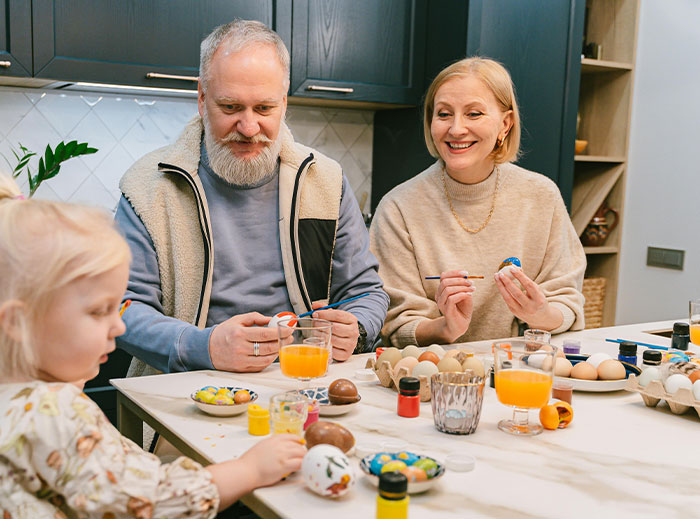 Woman Rejects Girl As She’s Not Her Biological Niece, Is Annoyed Her Parents Kept Her Woman Rejects Girl As She’s Not Her Biological Niece, Is Annoyed Her Parents Kept Her