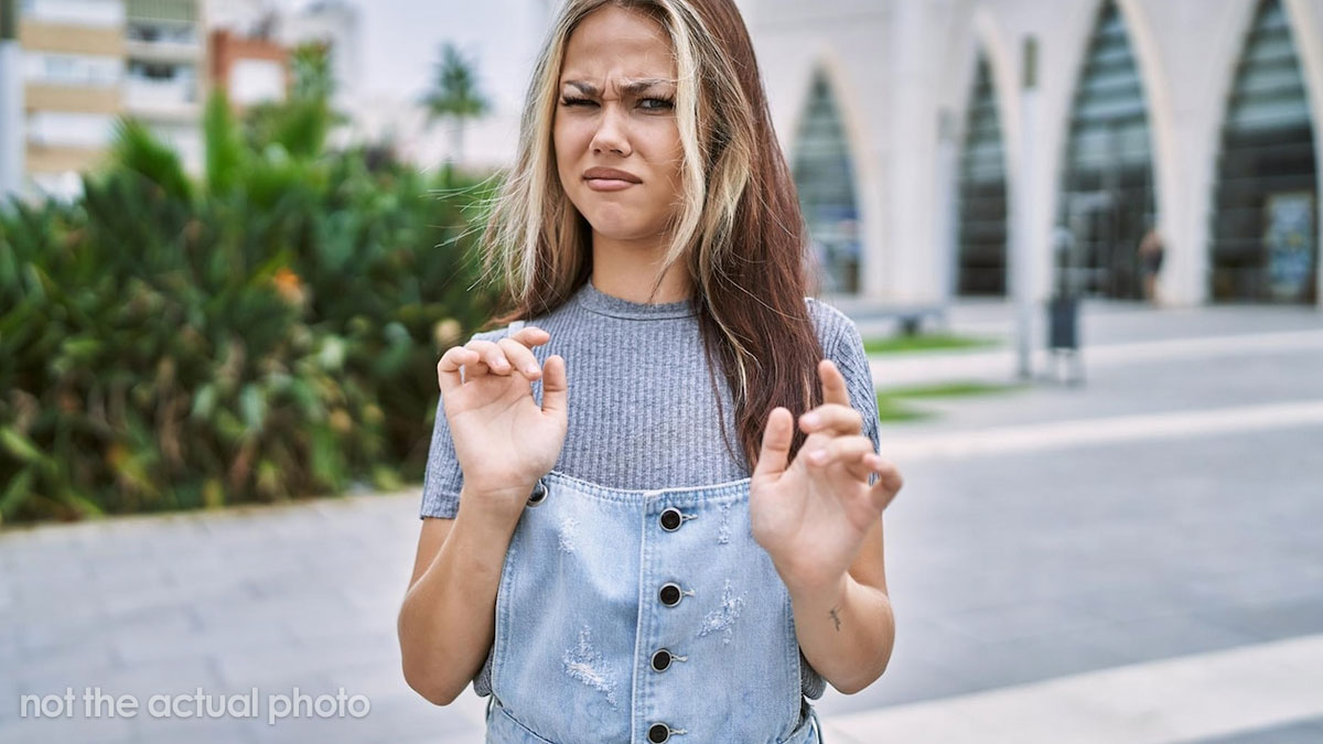 Guy Takes Petty Revenge On Nasty Roommate, Has The Pleasure Of Unveiling It To Her 20 Years Later