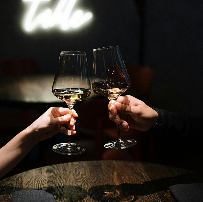 “Super Cute, Right?” She Dressed Up For A Date, Then His First Comment Shattered Everything “Super Cute, Right?” She Dressed Up For A Date, Then His First Comment Shattered Everything