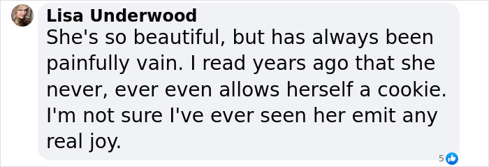 Victoria Beckham's Skin Is The Heartbreaking Reason Why She Rarely Smiles In Photos Victoria Beckham's Skin Is The Heartbreaking Reason Why She Rarely Smiles In Photos