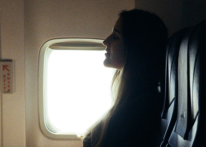 Man Outsmarts Karen Who Takes His Seat, Watches Embarrassing 20-Minute Tantrum That Follows Man Outsmarts Karen Who Takes His Seat, Watches Embarrassing 20-Minute Tantrum That Follows