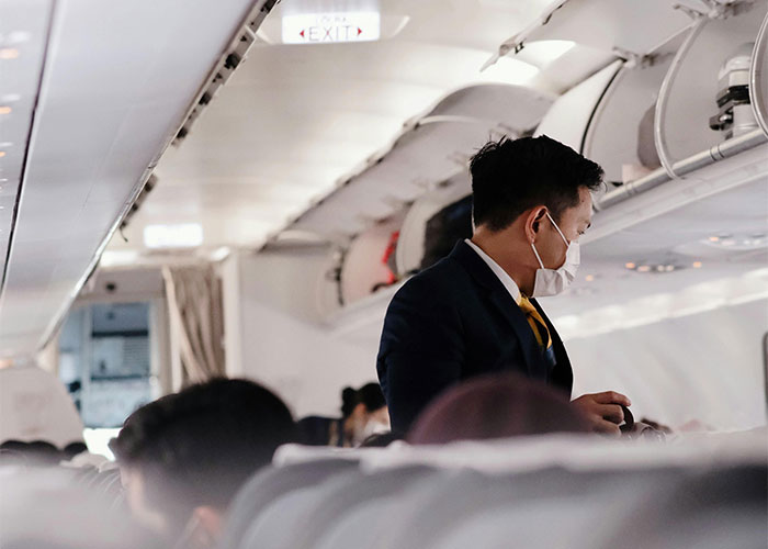 Man Outsmarts Karen Who Takes His Seat, Watches Embarrassing 20-Minute Tantrum That Follows Man Outsmarts Karen Who Takes His Seat, Watches Embarrassing 20-Minute Tantrum That Follows