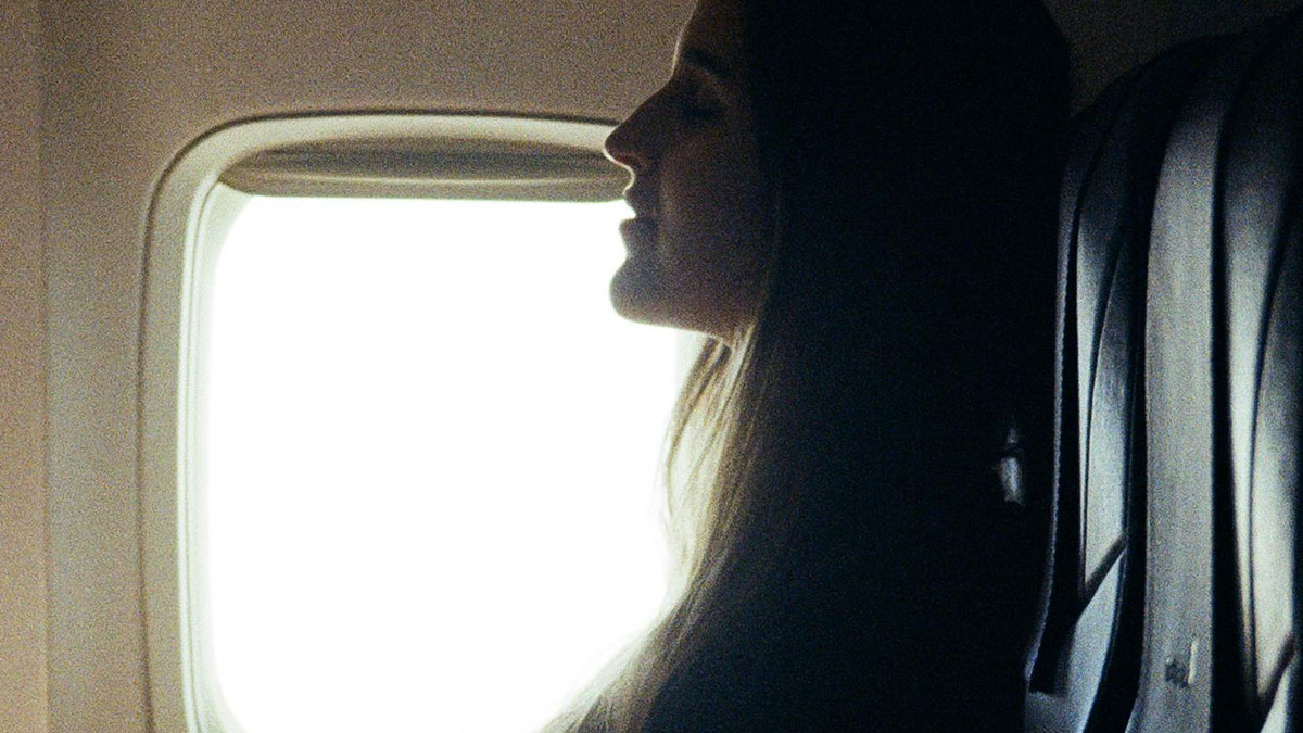 Man Outsmarts Karen Who Takes His Seat, Watches Embarrassing 20-Minute Tantrum That Follows