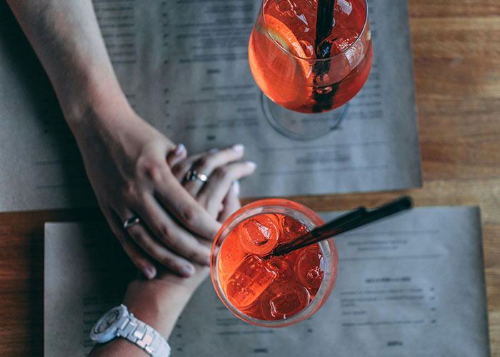 Man Humiliates Wife At Her Workplace After Discovering Her Disgusting 4-Year-Long Secret Man Humiliates Wife At Her Workplace After Discovering Her Disgusting 4-Year-Long Secret