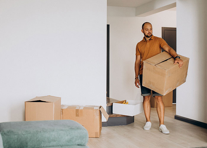 Son Refuses To Let Parents Move In, They're Furious: "Family Should Support Each Other" Son Refuses To Let Parents Move In, They're Furious: "Family Should Support Each Other"
