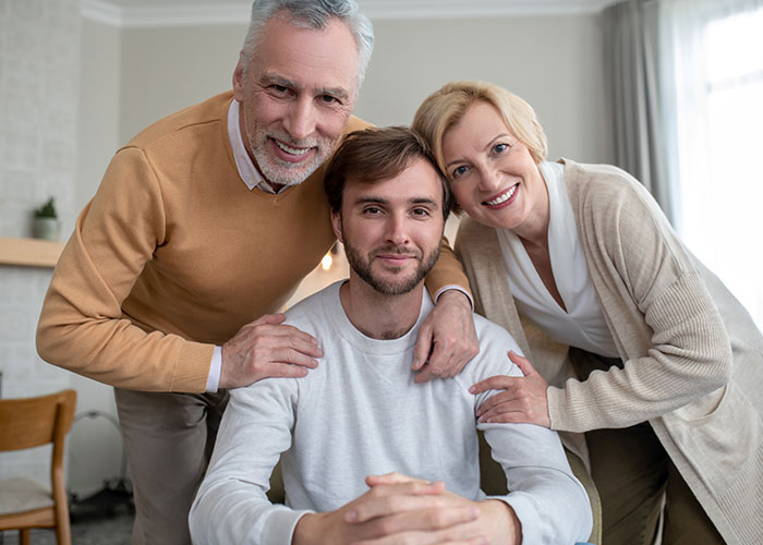 Son Refuses To Let Parents Move In, They're Furious: "Family Should Support Each Other" Son Refuses To Let Parents Move In, They're Furious: "Family Should Support Each Other"