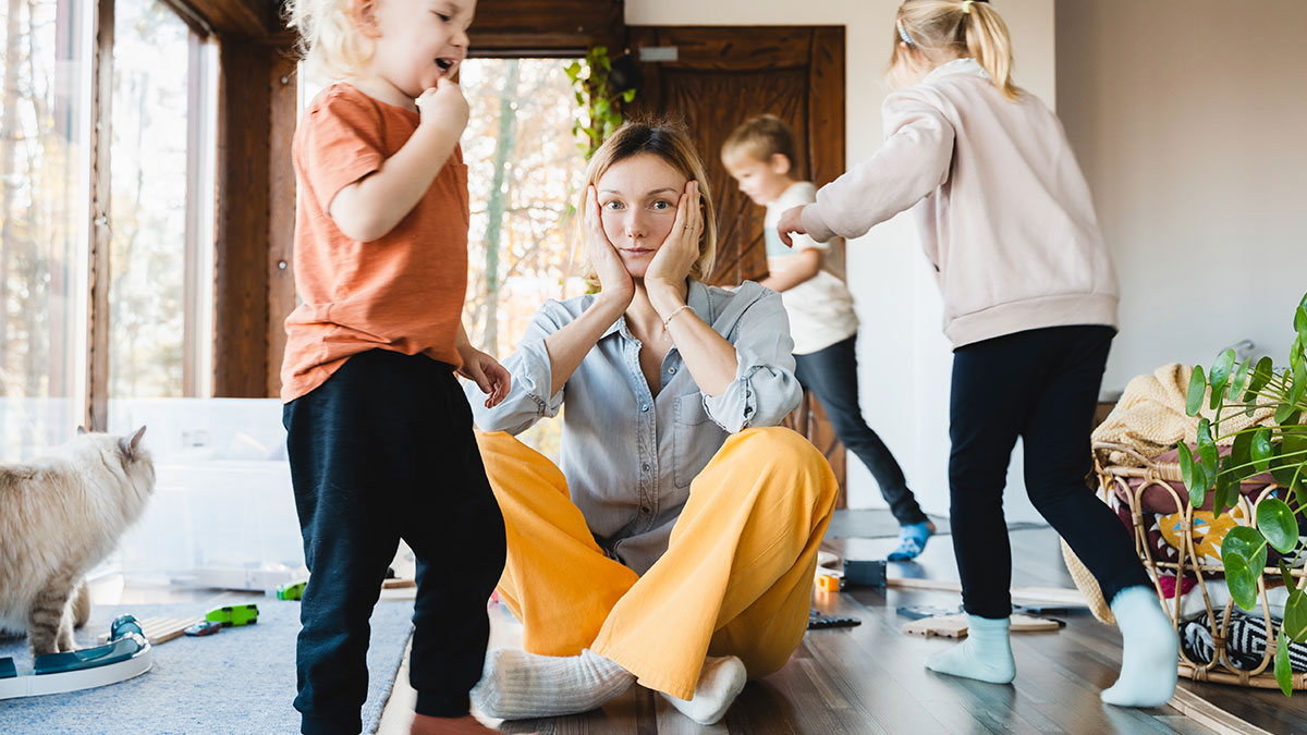 Kids Completely Wreck Aunt’s Apartment, Mom Gets Defensive When She Loses Her Free Babysitter