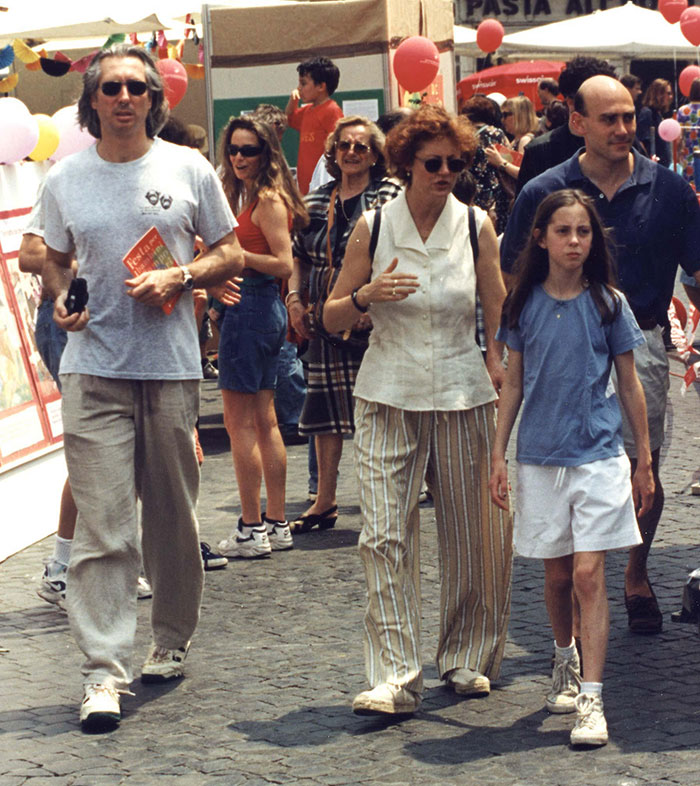 "A True Almond Mom”: Eva Amurri Says Susan Sarandon Didn’t Let Her Indulge Growing Up "A True Almond Mom”: Eva Amurri Says Susan Sarandon Didn’t Let Her Indulge Growing Up