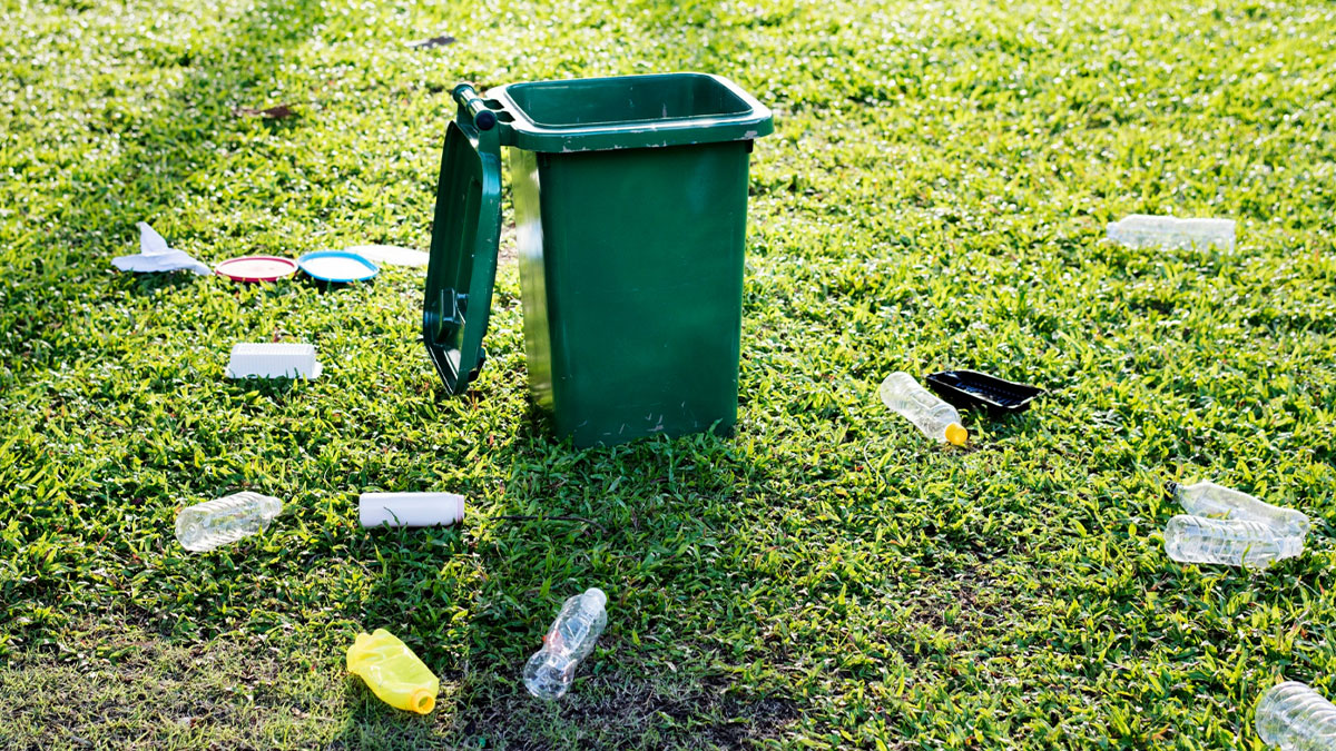 “Man, I Freaking Hate People”: 35 Habits That Make Others Lose Their Cool