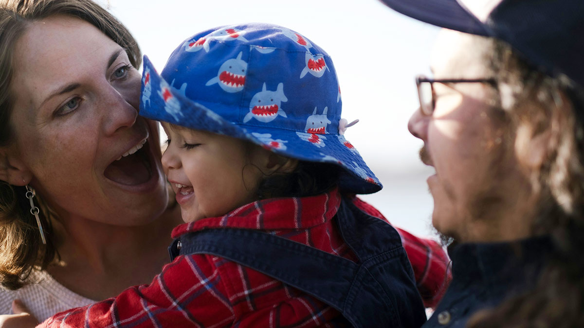 Husband Hates Wife’s Parenting Methods, Considers Divorce After Teacher’s Call