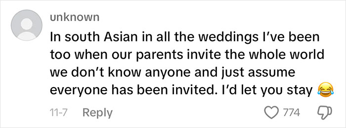 Woman Crashes Strangers’ Wedding By Accident, Later Receives Rude Message From Bride Woman Crashes Strangers’ Wedding By Accident, Later Receives Rude Message From Bride