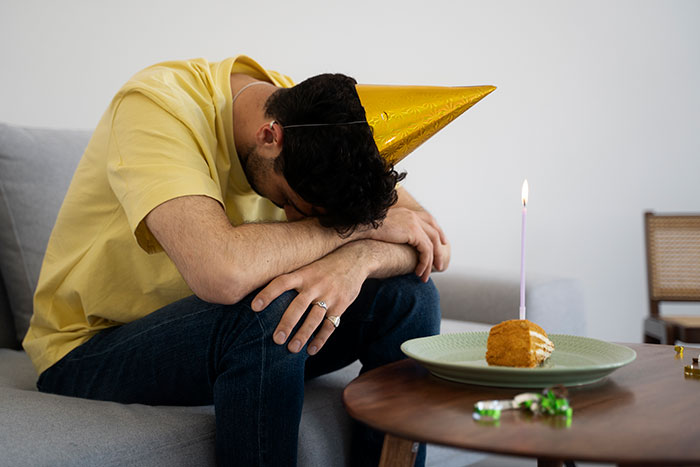 Woman Cancels BF’s Party Because He Was Late, Gets A Text From His Mom Woman Cancels BF’s Party Because He Was Late, Gets A Text From His Mom