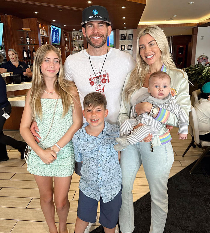 Heather Rae Young Slams “Rude” Troll Who Said Christmas Dress Was Inappropriate For A Mother Heather Rae Young Slams “Rude” Troll Who Said Christmas Dress Was Inappropriate For A Mother