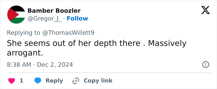 Tweet reacting to JK Rowling's objection, calling her massively arrogant. Tweet reacting to JK Rowling's objection, calling her massively arrogant.