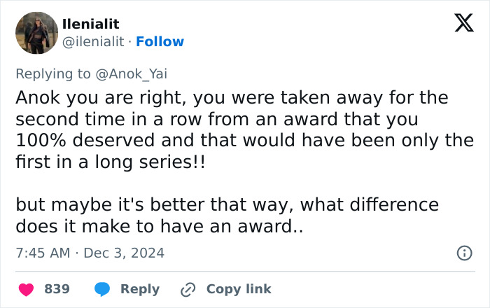 Tweet discussing a model's award loss, reflecting on deserving recognition and questioning the value of awards. Tweet discussing a model's award loss, reflecting on deserving recognition and questioning the value of awards.