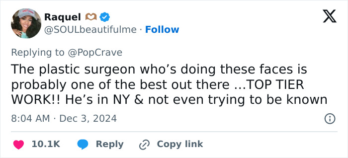 Tweet discussing a top plastic surgeon's work, referencing Donatella Versace's "new face" at a musical premiere. Tweet discussing a top plastic surgeon's work, referencing Donatella Versace's "new face" at a musical premiere.