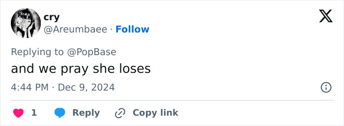 "Look At All The Photoshop": Ariana Grande's Golden Globes Nomination Sparks Backlash "Look At All The Photoshop": Ariana Grande's Golden Globes Nomination Sparks Backlash