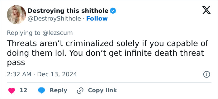Tweet screenshot discussing threat criminalization by a user. Tweet screenshot discussing threat criminalization by a user.