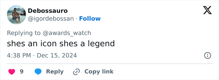 Screenshot of a tweet praising someone as an icon and a legend, related to Nicole Kidman's premiere behavior. Screenshot of a tweet praising someone as an icon and a legend, related to Nicole Kidman's premiere behavior.
