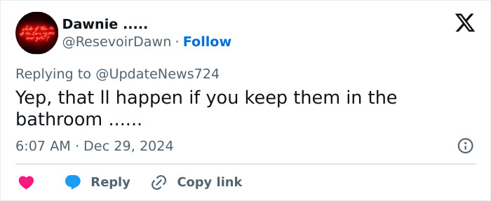 Tweet discussing rusted bronze medals of French Paris 2024 Olympians, joking about keeping them in the bathroom. Tweet discussing rusted bronze medals of French Paris 2024 Olympians, joking about keeping them in the bathroom.